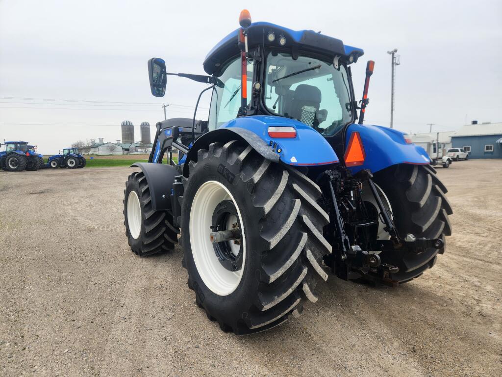 2017 New Holland t7.230