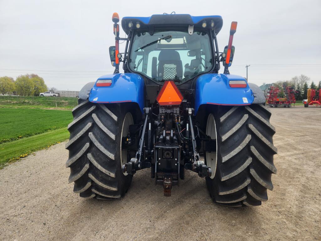 2017 New Holland t7.230
