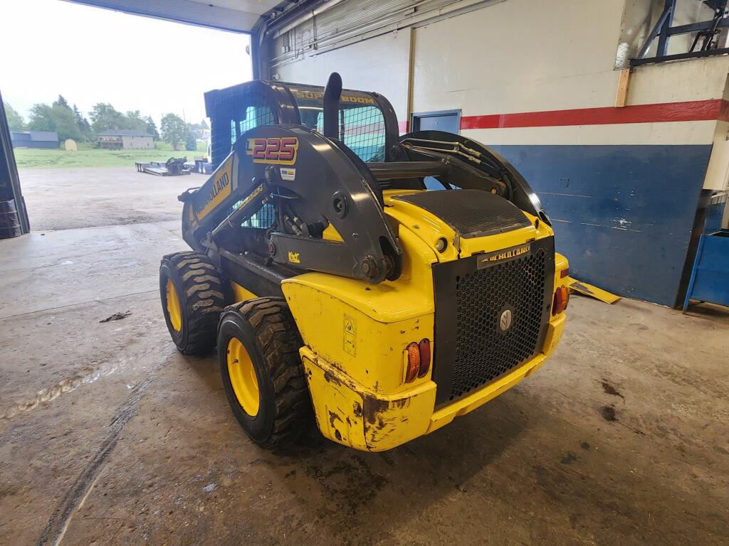 2015 New Holland Construction l225