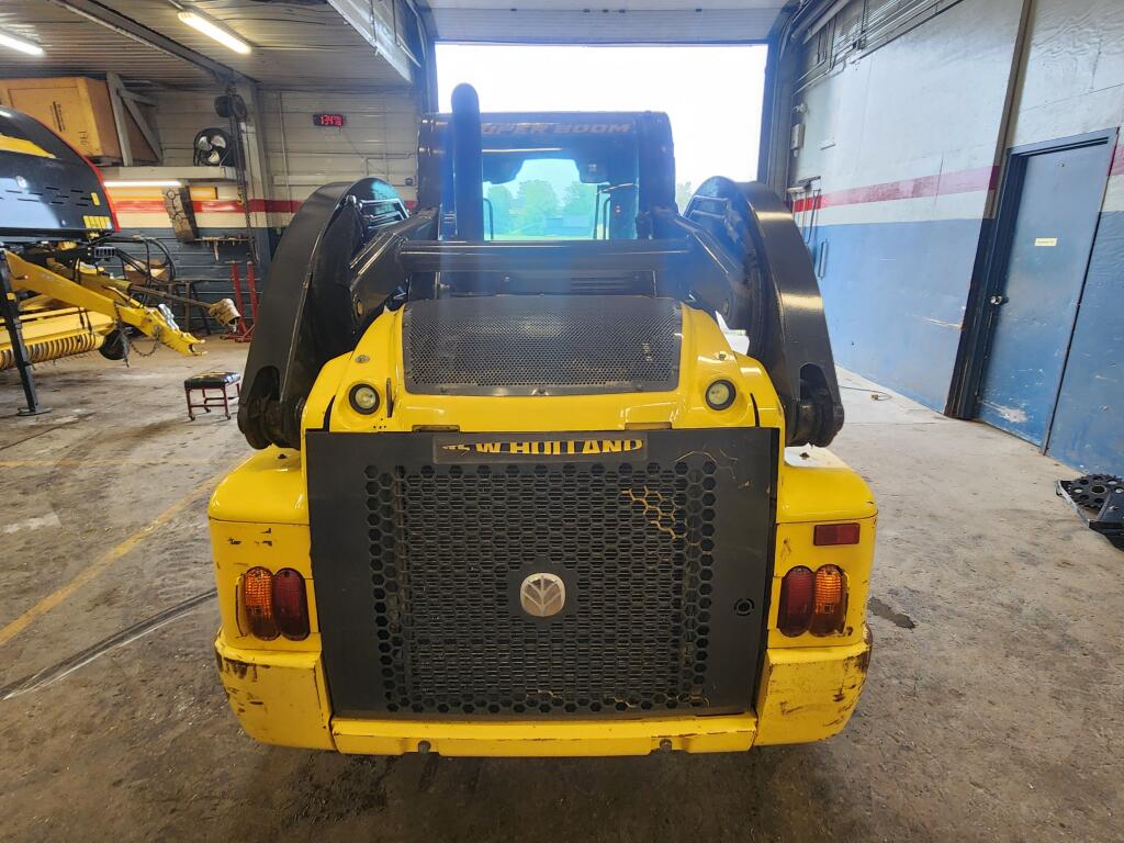 2015 New Holland Construction l225